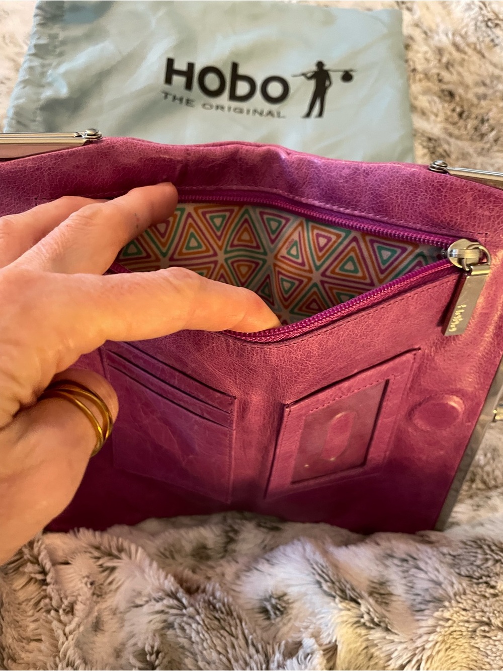 HOBO Iconic Lauren Smooth Leather Kiss-Lock Clutch, Includes Dust Bag! - Picture 7 of 7
